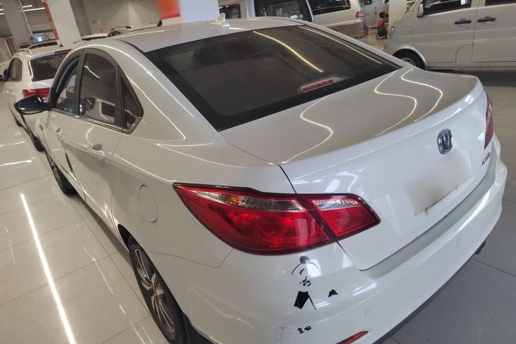 Used CHANGAN Eado 2016 1.6L Manual Fashion Edition Exterior 2