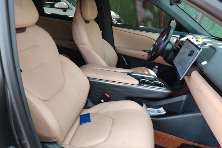 Used ARCFOX Alpha T5 2025 520 MAX Right Front Seat