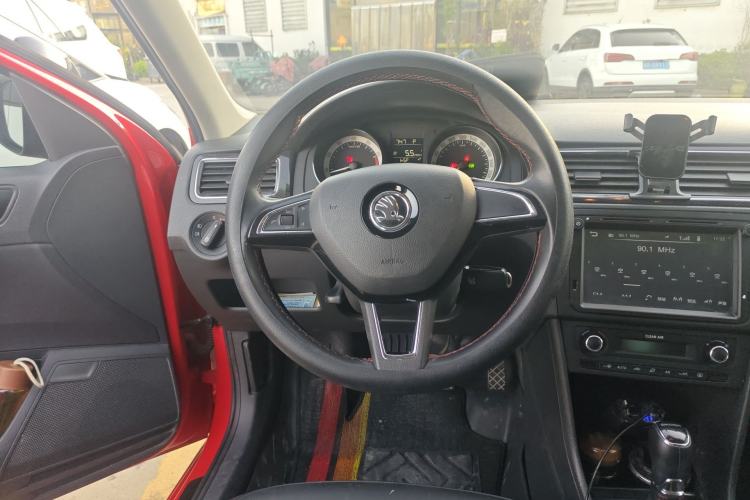 Used Skoda Rapid Spaceback 2018 1.6L Automatic Sport Edition Steering Wheel