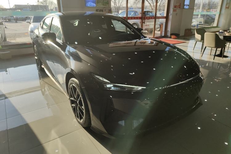 Used Changan UNI-V iDD 2024 Blue Whale Smart Electric iDD 136km Luxury Model
