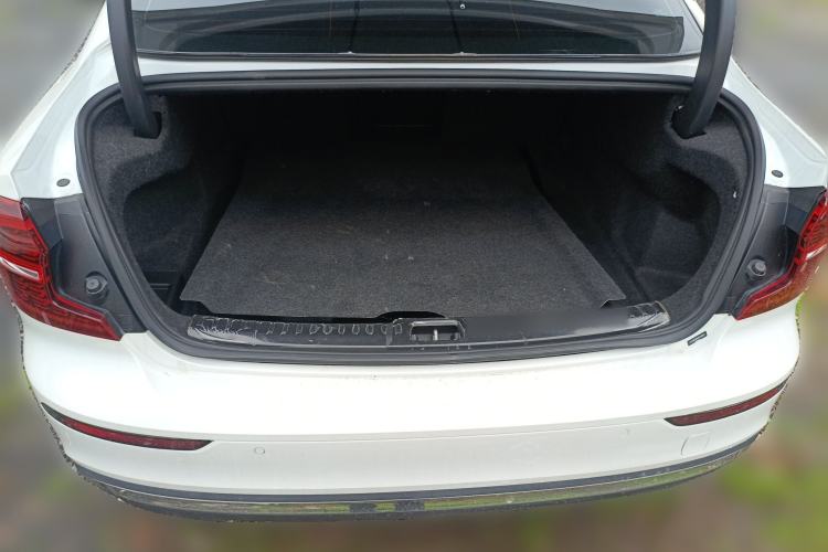 Used Volvo S60 2023 B4 Zhiyuan Luxury Edition Trunk