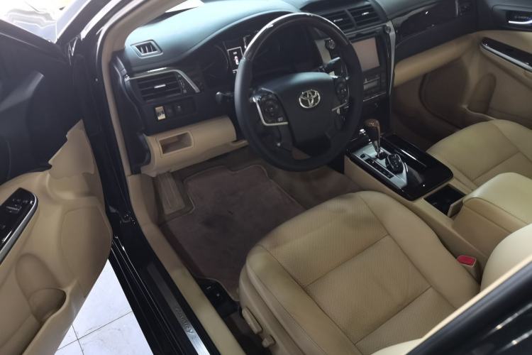 Used Toyota Camry 2015 Dual-Engine 2.5 HG Luxury Navigation Edition
