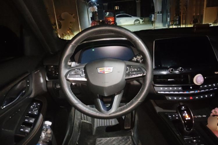 Used Cadillac CT5 2021 28T Platinum Sport Model Steering Wheel