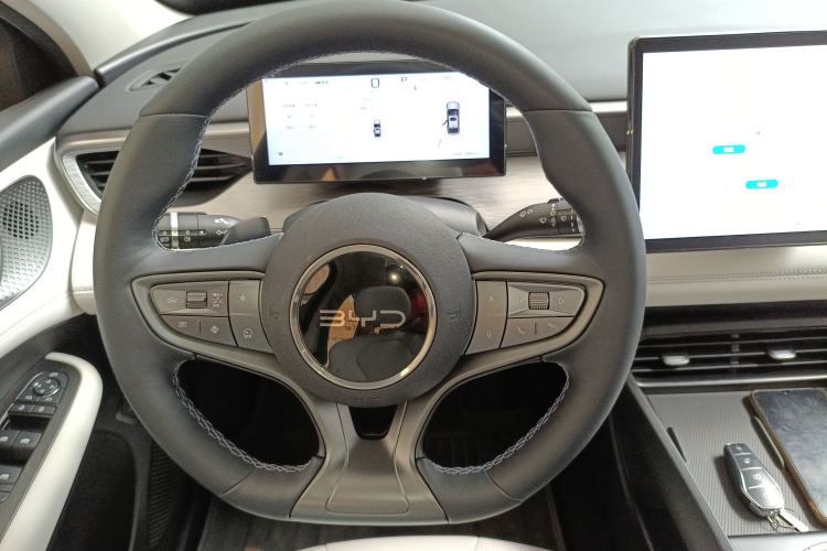 Used BYD Seal 05 DM-i 2025 DM-i Intelligent Drive 120KM Flagship Model Steering Wheel