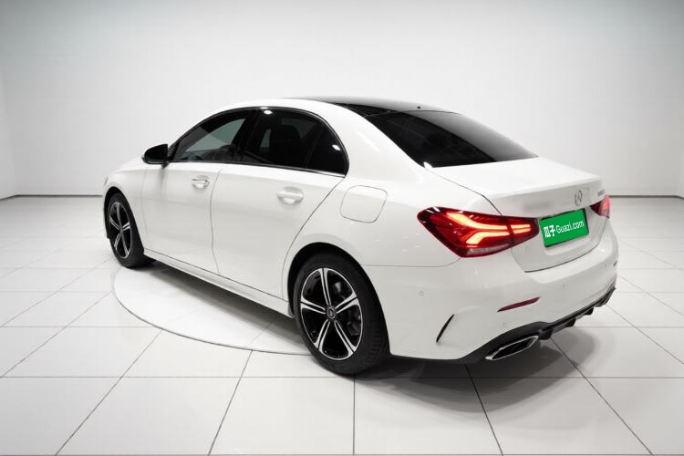 Used Mercedes-Benz A-Class 2022 Revised Version A 200 L Sport Sedan Fashionable Style Exterior 3