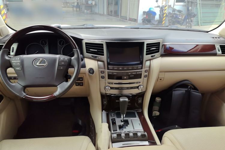 Used Lexus LX 2013 570