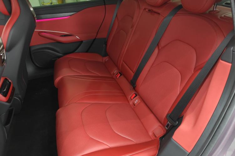 Used Xiaomi Auto SU7 2024 Rear-Drive Long-Range Intelligent Driving Version Left Rear Seat