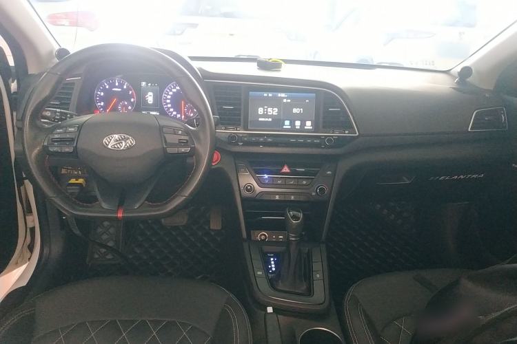 Used Hyundai Elantra (6th Generation / Lingdong) 2018 1.4T Dual-Clutch Xuan Dong · Dynamic Edition Center Console