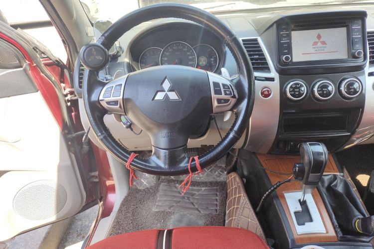 Used Mitsubishi Pajero Sport 2011 3.0L Luxury Navigation Edition
