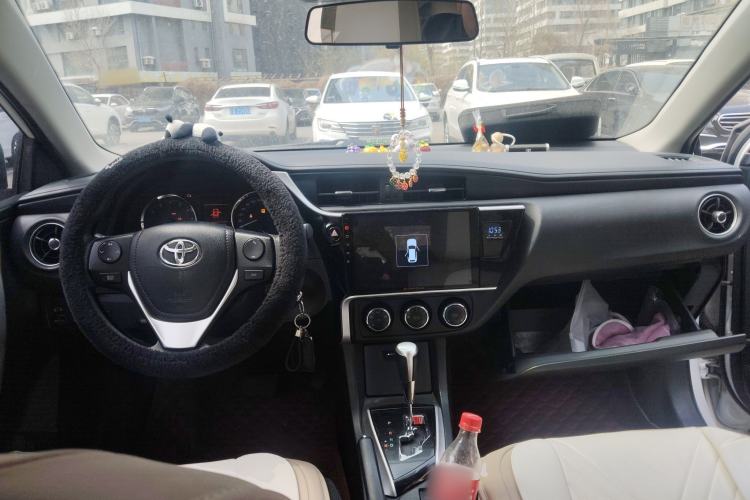Used Toyota Corolla 2018 1.2T S-CVT GL-i Zhihui Edition Center Console