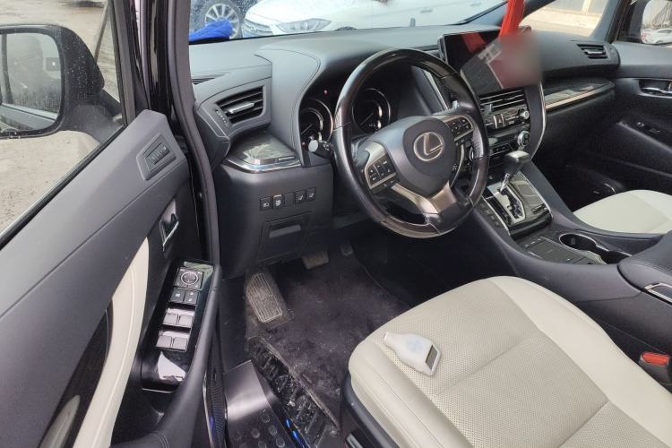 Used Lexus LM 2020 300h Four-Seat Grand Edition
