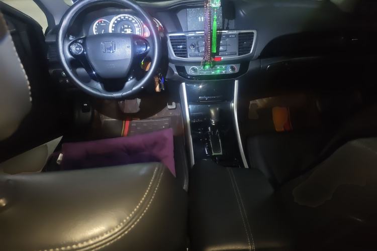 Used Honda Accord 2016 2.0L Comfort Edition Center Console