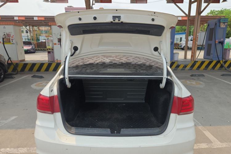 Used Volkswagen Santana 2019 1.5L Automatic Fashion Edition China VI Trunk