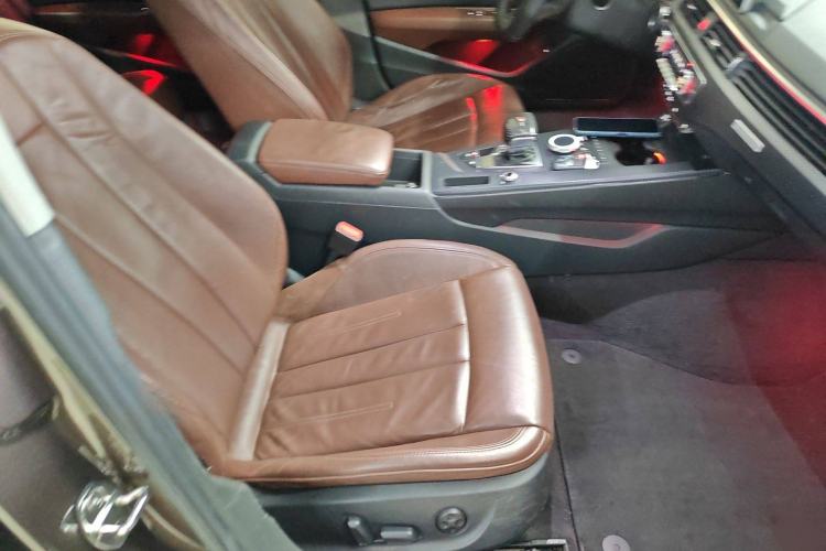 Used Audi A4L 2018 30th Anniversary Edition 40 TFSI Fashion Model
