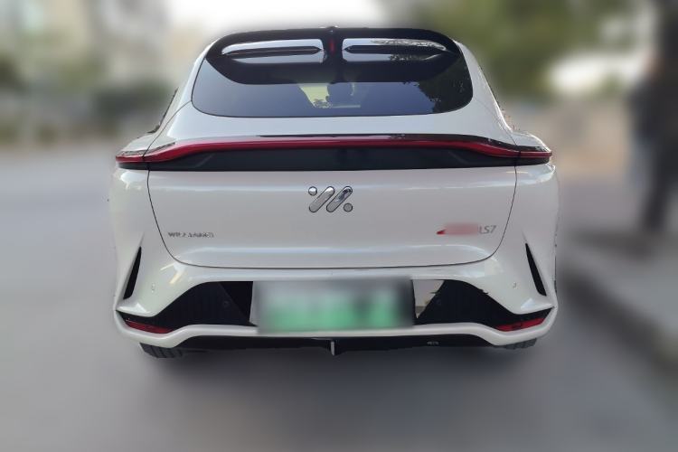 Used IM LS7 2023 100kWh Lux All-Wheel-Drive Version Rear