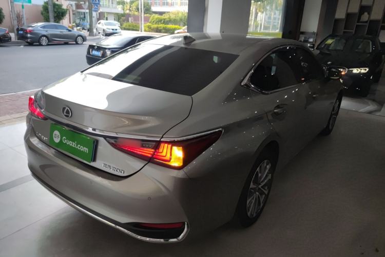Used Lexus ES 2022 200 Excellence Edition

