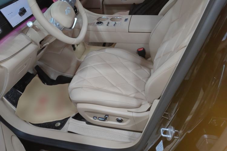 Used Chery T11 2026 Model 220 All-Wheel Drive Family Fun Edition Left Front Seat