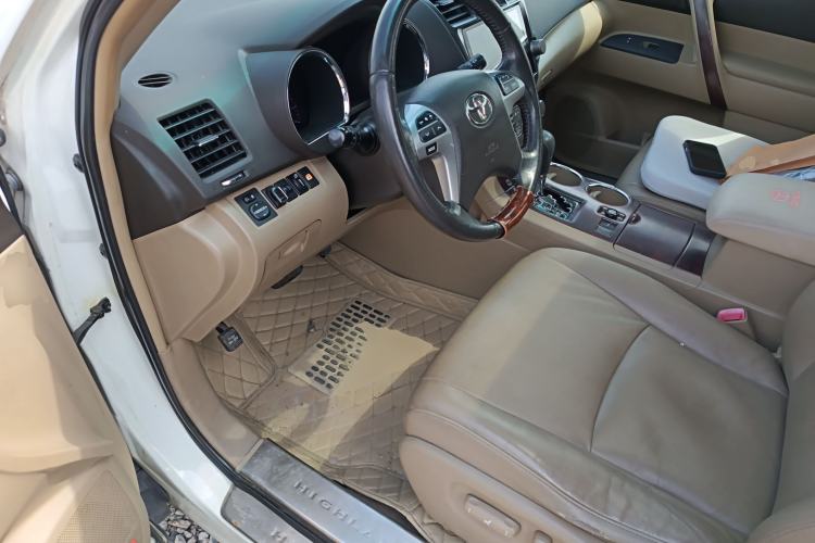 Used Toyota Highlander 2012 2.7L Two-Wheel Drive 7-Seater Luxury Edition