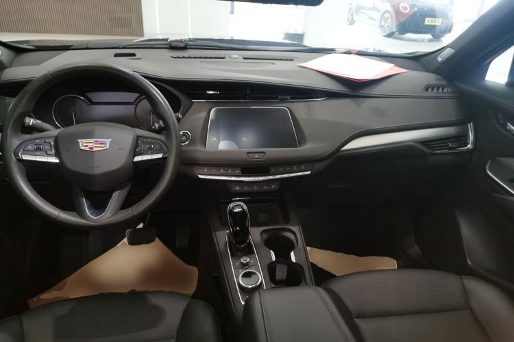 Used Cadillac XT4 2023 28T Two-Wheel-Drive Luxury Version
