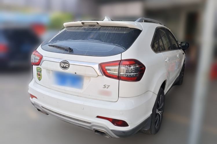 Used BYD S7 2017 2.0T Automatic Prestige Edition Rear Right 45 Deg