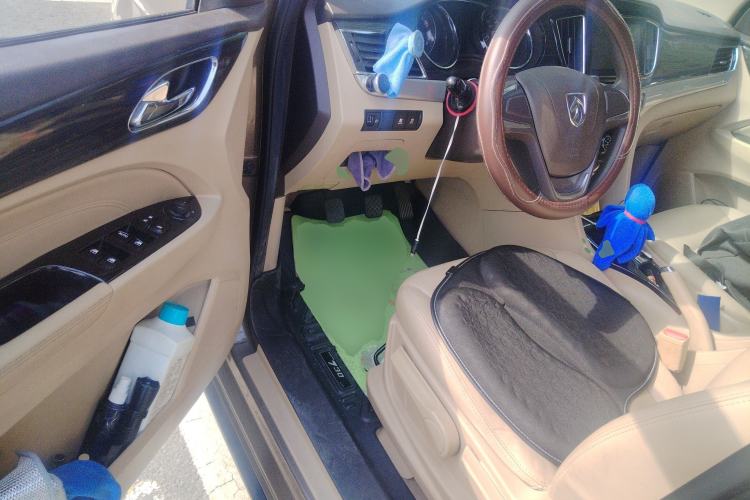 Used Baojun 730 2016 1.5L Manual Comfort Version 7 Seats China V Emission Standard Driver Seat