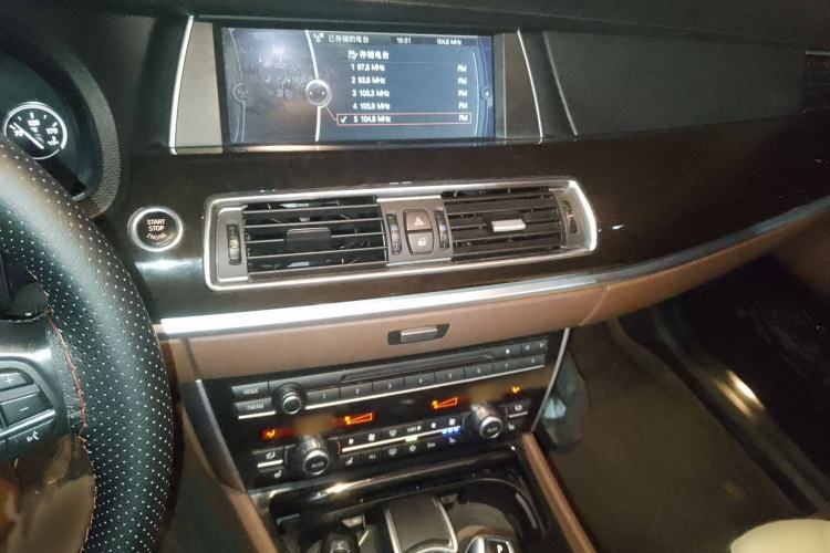 Used BMW 5 Series GT 2011 535i xDrive Luxury Edition Audio And AC Panel