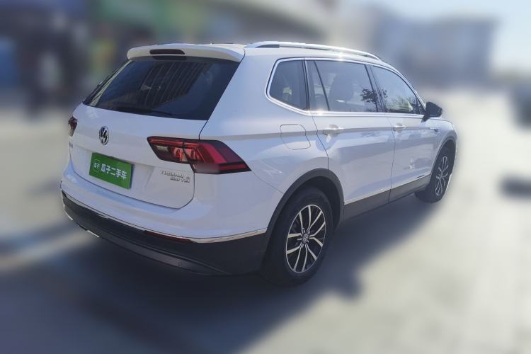 Used Volkswagen Tiguan L 2017 330TSI Automatic Two-Wheel Drive Luxury Edition Rear Right 45 Deg