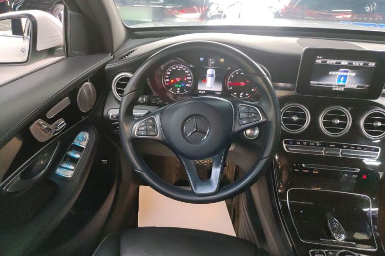 Used Mercedes-Benz GLC 2019 Facelift GLC 260 L 4MATIC Luxury Model
