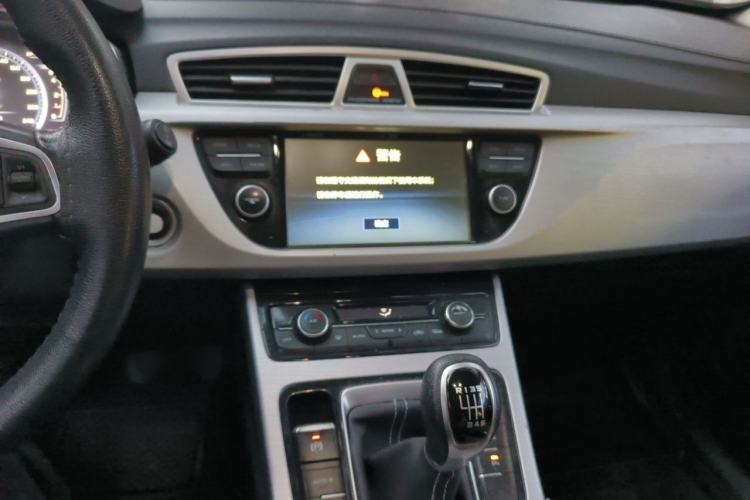 Used Geely Auto Emgrand X7 Sport 2016 2.0L Manual ZhiShang Version
