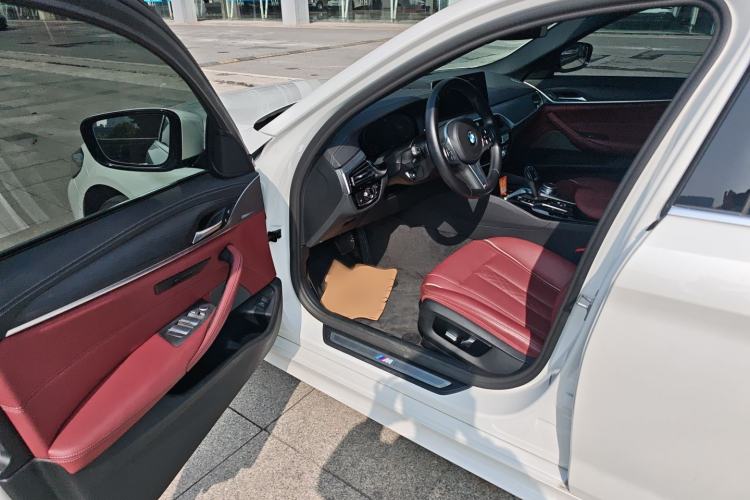 Used BMW 5 Series 2022 Second Facelift 530Li Leading Edition M Sport Package Driver Seat