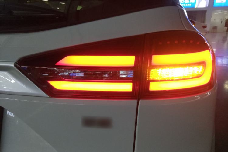 Used Geely Auto Emgrand X7 Sport 2021 Million Edition 1.8TD DCT Two-Wheel Drive Luxury Model
