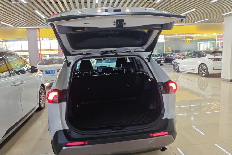 Used Toyota RAV4 2022 2.0L CVT Two-Wheel Drive Prestige Edition
