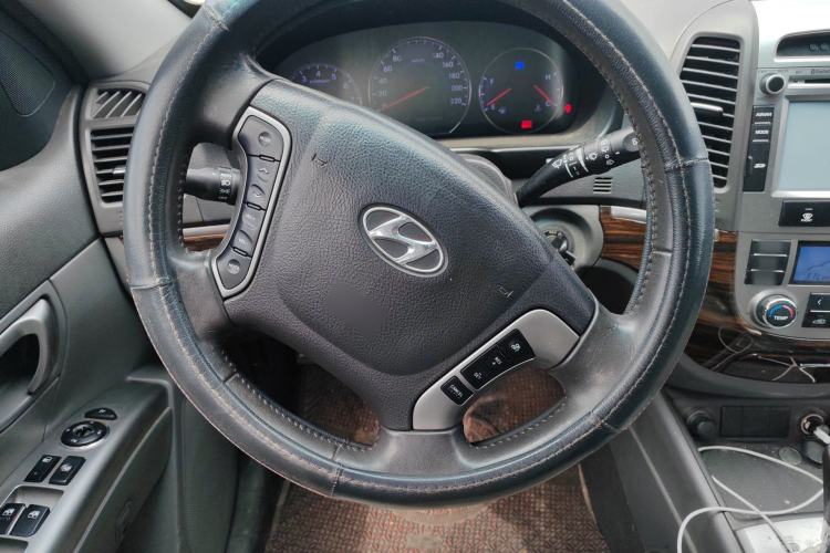 Used Hyundai Santa Fe Classic 2012 2.4 Comfort Edition 7-Seater Four-Wheel Drive Steering Wheel