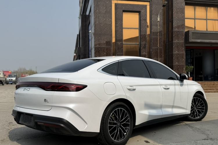 Used BYD Qin L 2024 DM-i 120KM Excellence Model
