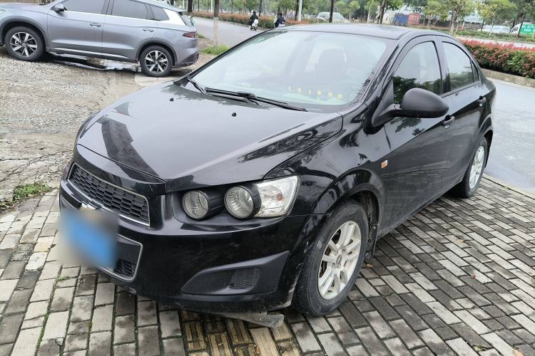 Used Chevrolet Aveo Sonic 2011 Sedan 1.4L MT SL