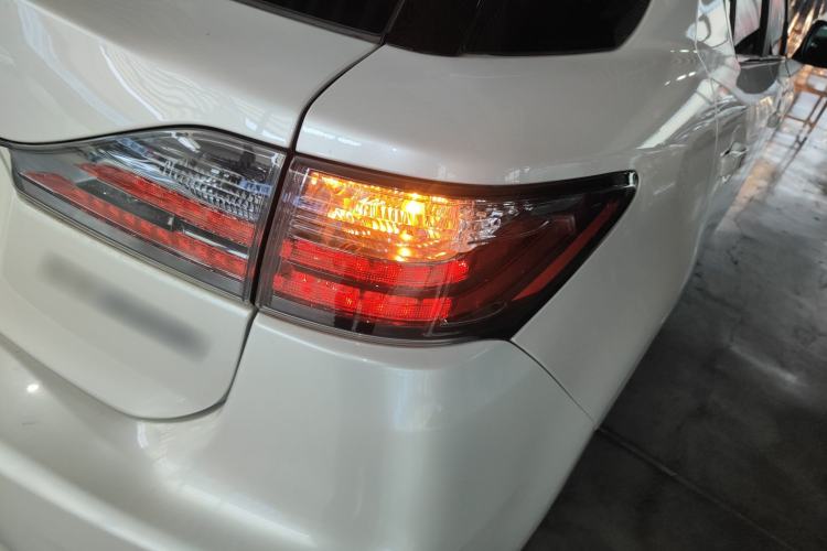 Used Lexus CT 2014 CT200h Comfort Edition Two-Tone
