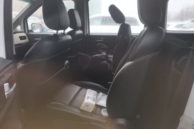 Used Wuling Hongguang PLUS 2020 1.5L Manual Comfort 7-Seater
