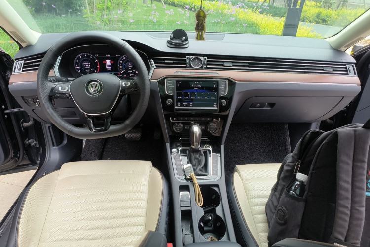 Used Volkswagen Magotan 2018 380TSI DSG Flagship Edition Center Console