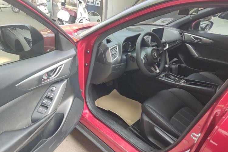 Used Mazda CX-4 2018 2.0L Automatic Two-Wheel Drive Blue Sky Dynamic Version China V Standard
