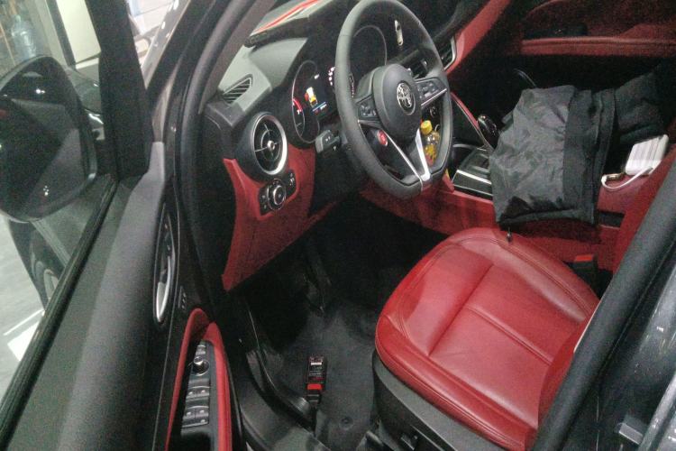 Used Alfa Romeo Stelvio 2017 2.0T 200HP Luxury Edition