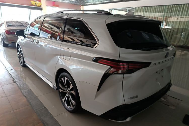 Used Toyota Granvia 2023 2.5L Hybrid Prestige VIP Edition