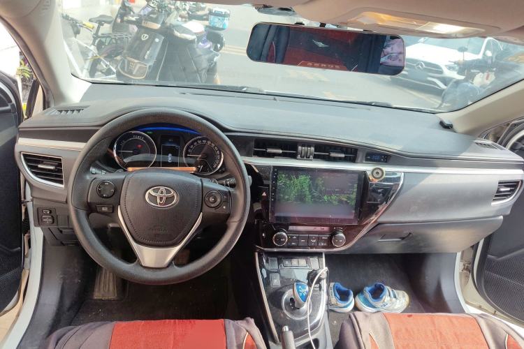Used Toyota Corolla 2016 Dual-Engine 1.8L E-CVT Leading Edition

