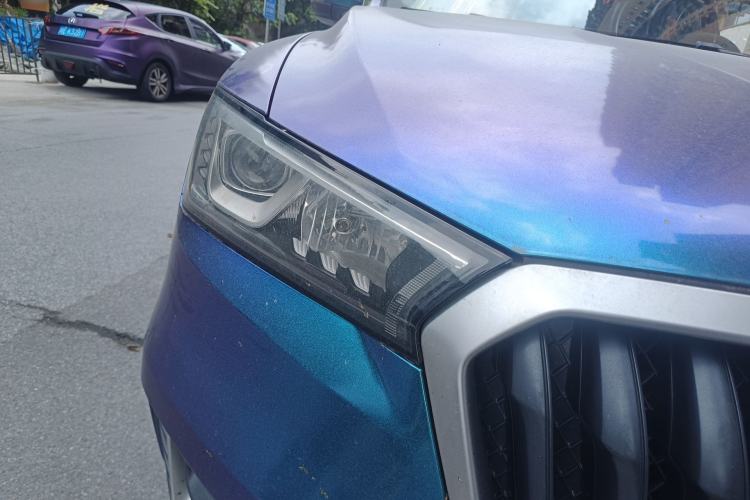 Used BORGWARD BX5 2017 20TGDI Automatic Two-Wheel Drive Pioneer Edition Right Front Headlight