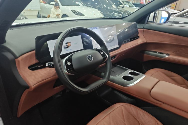 Used CHANGAN CS75 PLUS 2025 4th Generation 1.5T New Blue Whale Smart Luxury Edition Interior 3