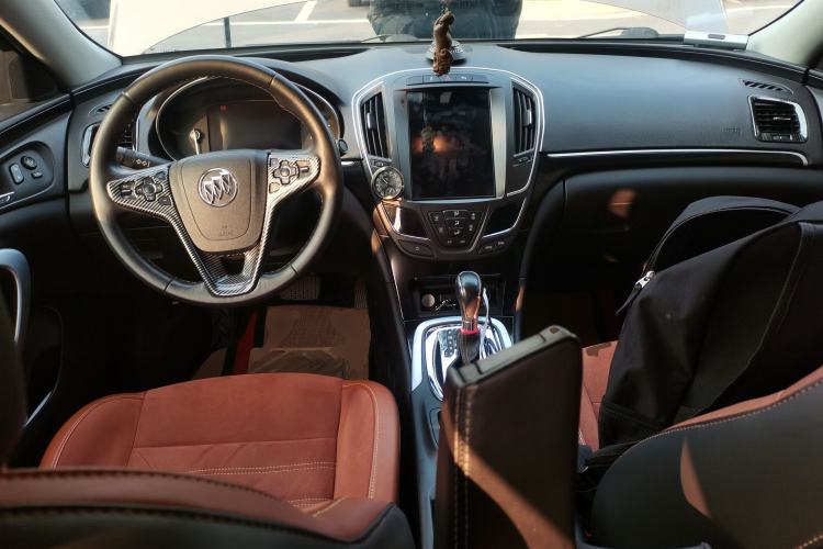 Used Buick Regal 2015 1.6T Elite Tech Model Center Console