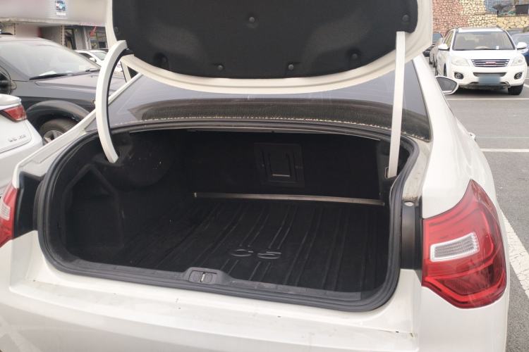 Used Citroen C5 2014 1.6T Automatic Prestige Model Trunk