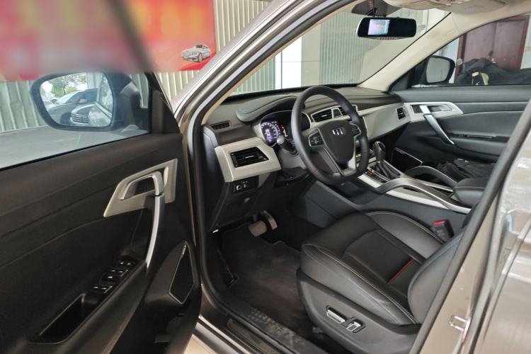 Used Geely Auto Emgrand X7 Sport 2018 1.8TD Automatic Two-Wheel Drive Smart Connect 4G Internet Edition