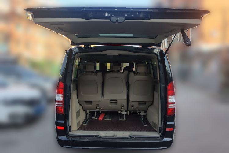 Used Mercedes-Benz Viano 2011 2.5L Prestige Edition