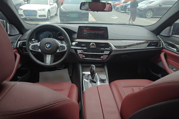 Used BMW 5 Series 2018 Restyled 530Li Leading Edition M Sport Package
