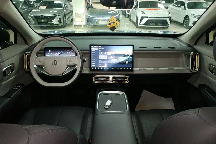 Used Leapmotor B10 2025 510 LiDAR Version Center Console